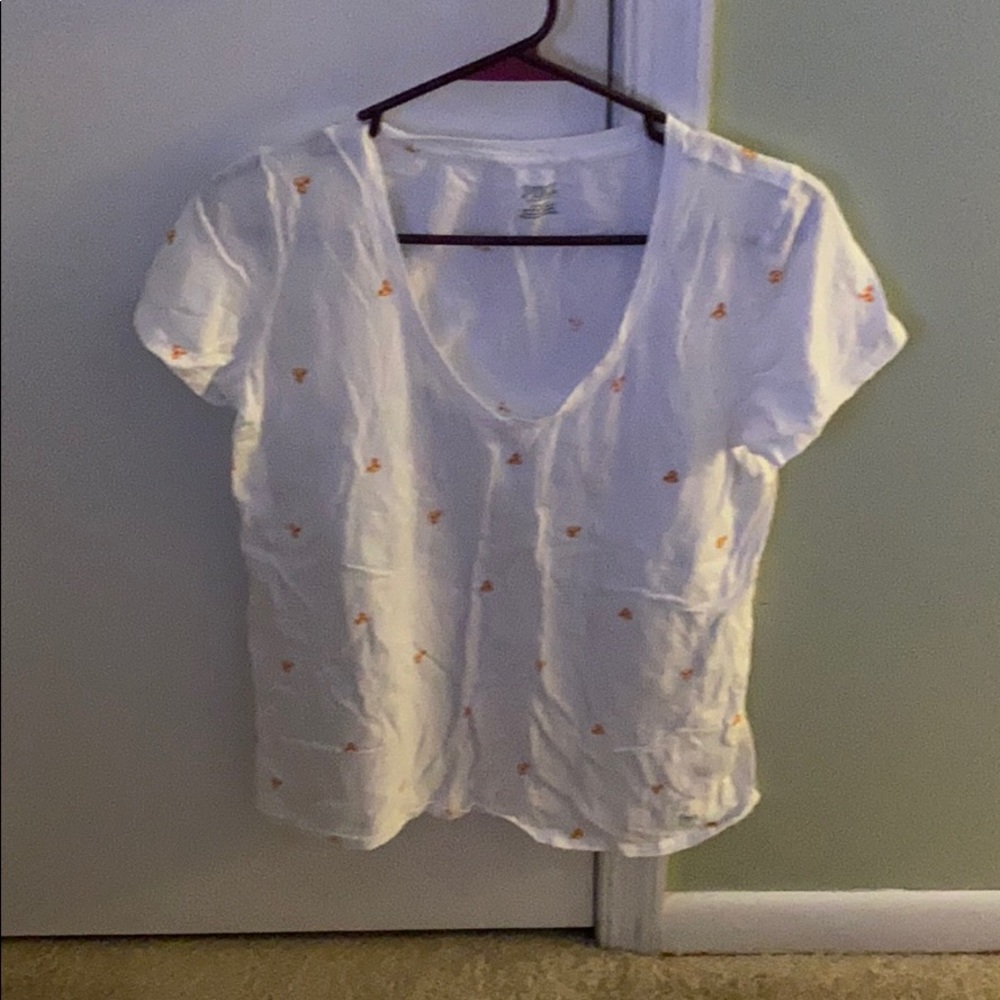 Pink/Victoria’s Secret T shirt with little pizzas